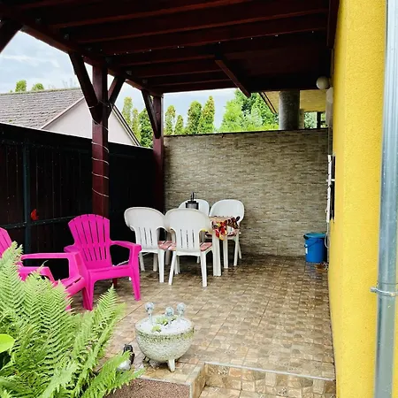 Fenyves House * بالاتونفينيفيس