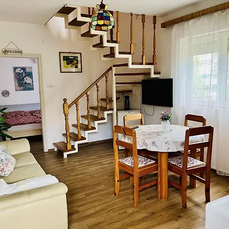 شقة Fenyves House