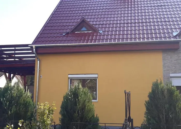 Fenyves House *