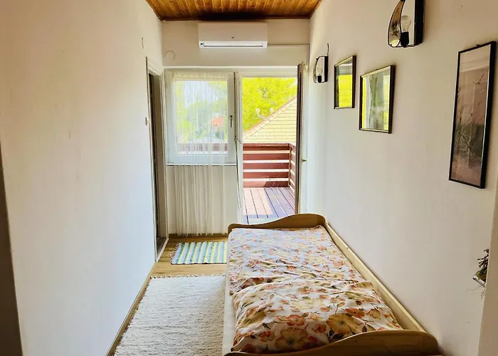 Fenyves House Lägenhet Balatonfenyves