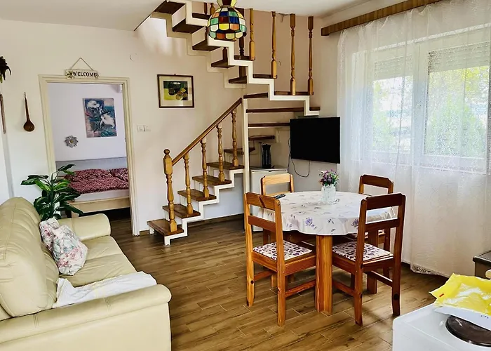 Lägenhet Fenyves House